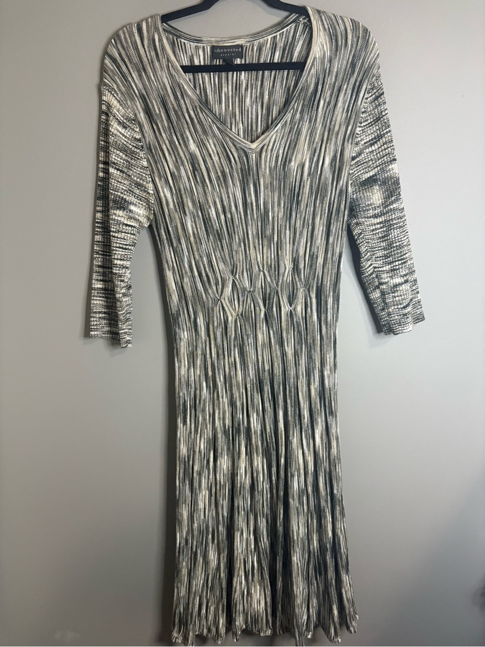 Connected Apparel Gray & Ivory Knit Fit & Flare Dress Size Large - Picture 3 of 9